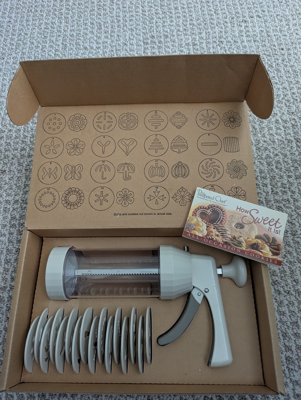 Brand New Pampered Chef Cookie Prese